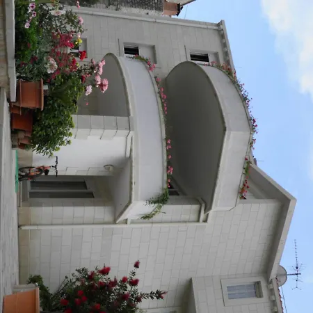 Mladinic Brac Apartment